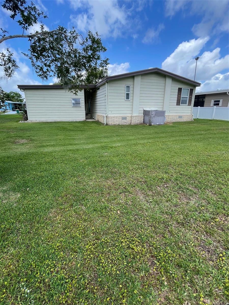 TAVARES FOX RUN MOBILE HOME - Residential