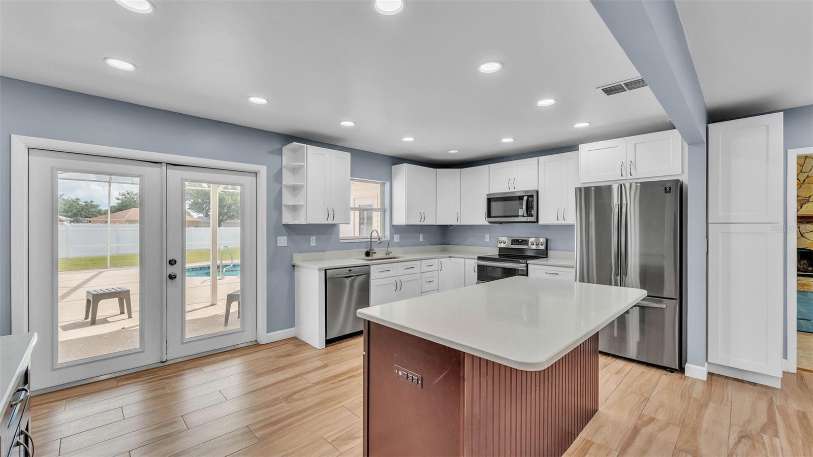 619 SOMERSET LOOP
