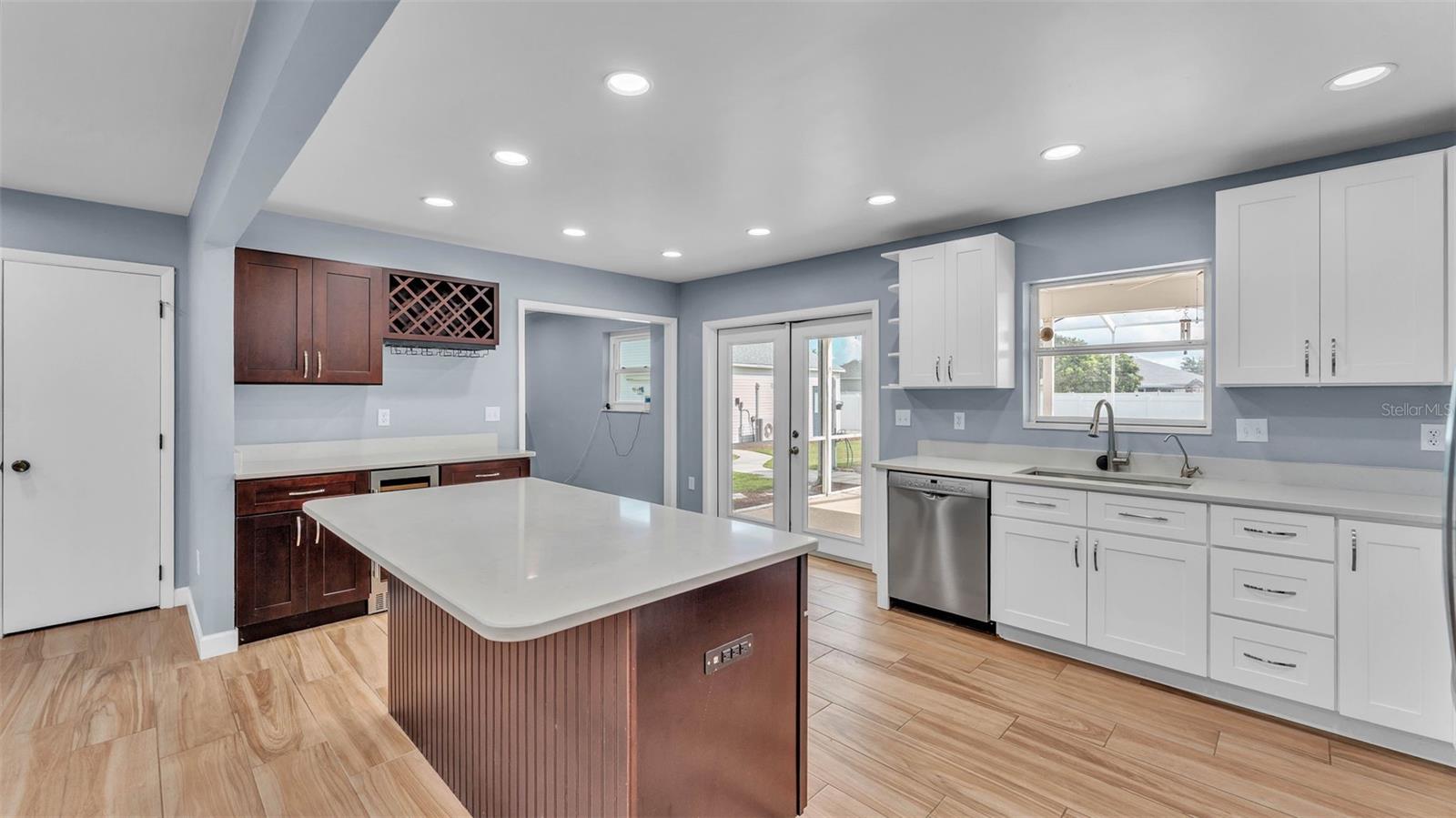 619 SOMERSET LOOP