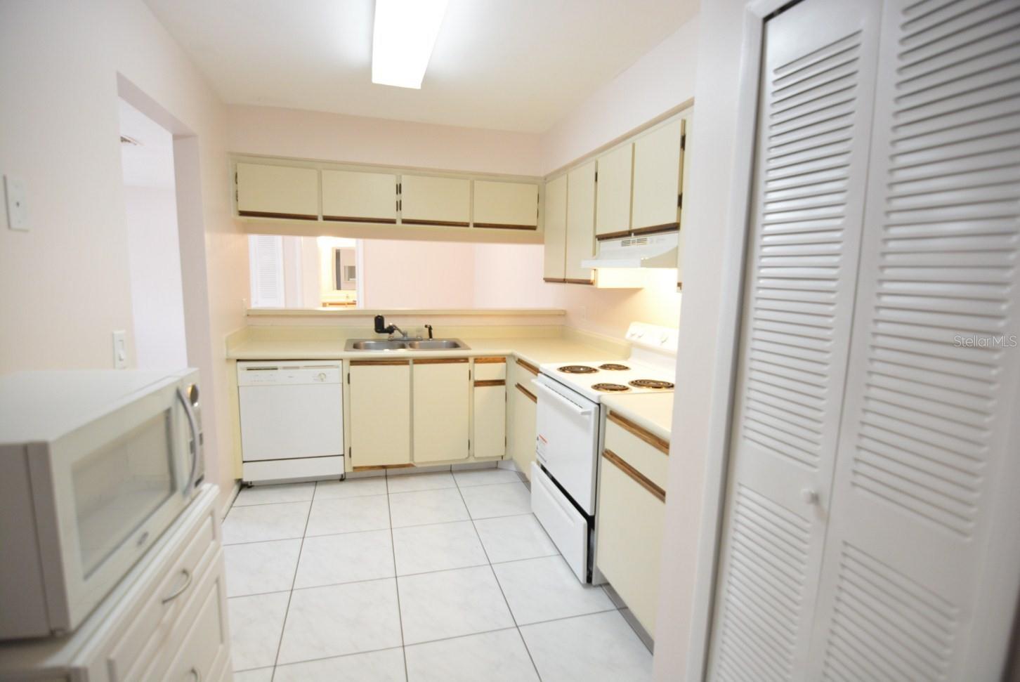 SUSSEX PLACE PH 01 - Residential Lease