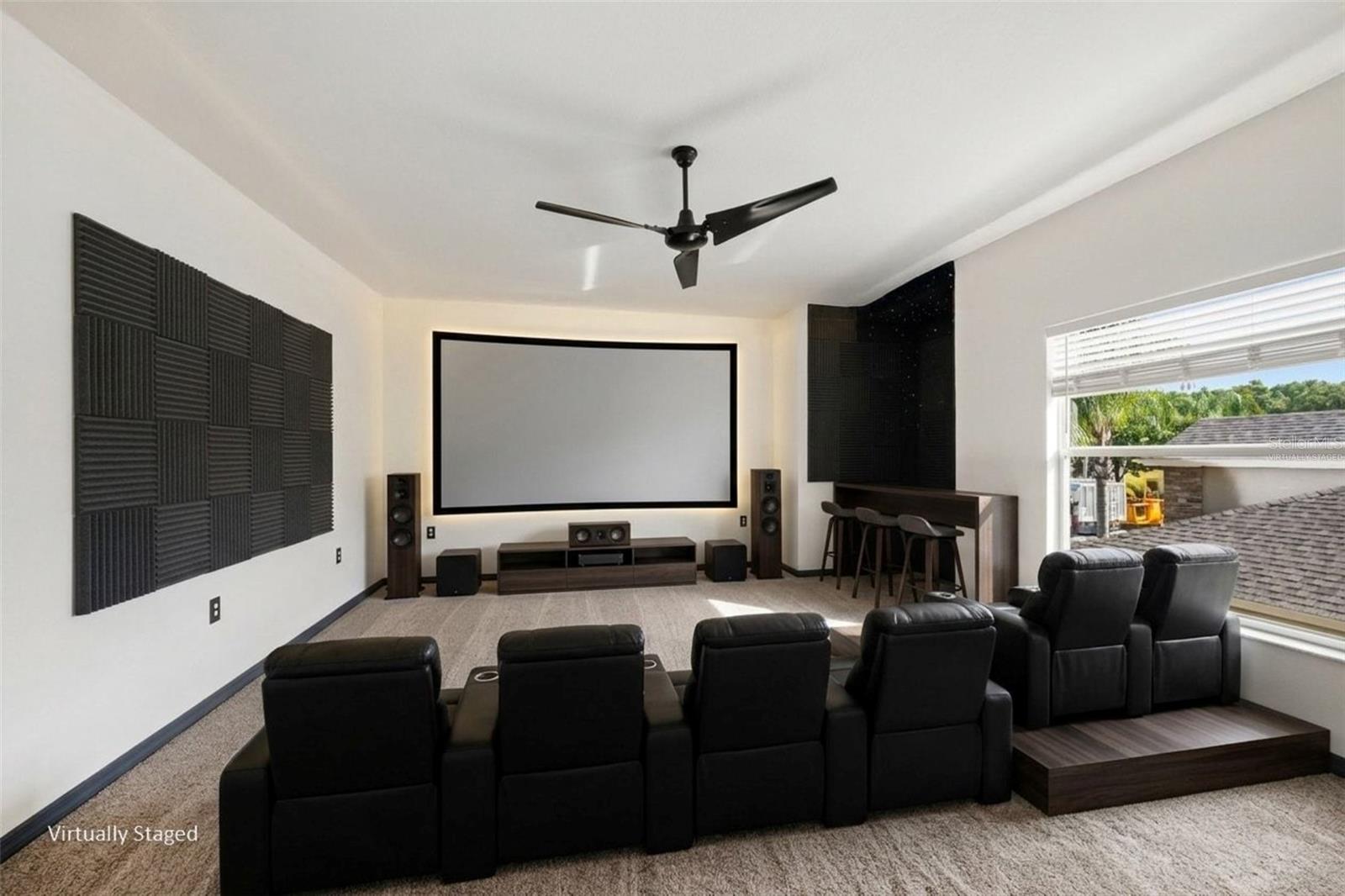 Virtually Staged. Situated on a quiet cul-de-sac in the gated communit – image 30