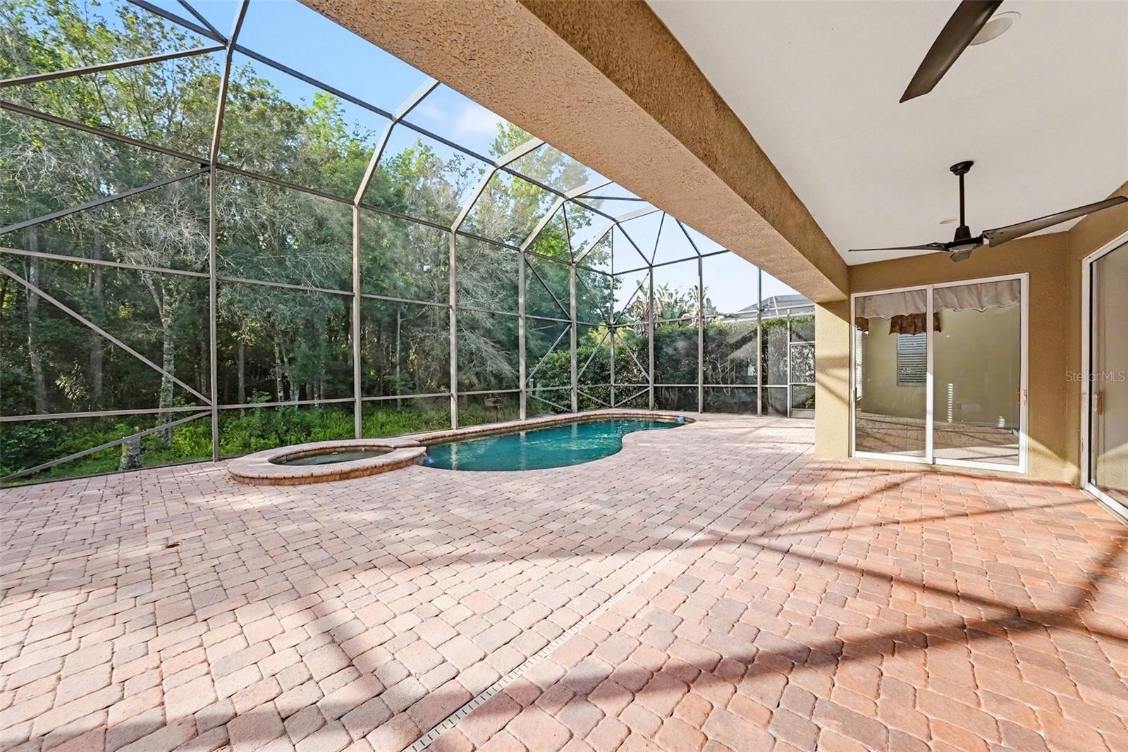 Virtually Staged. Situated on a quiet cul-de-sac in the gated communit – image 40