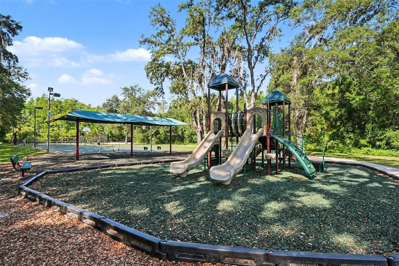 Virtually Staged. Situated on a quiet cul-de-sac in the gated communit – image 47