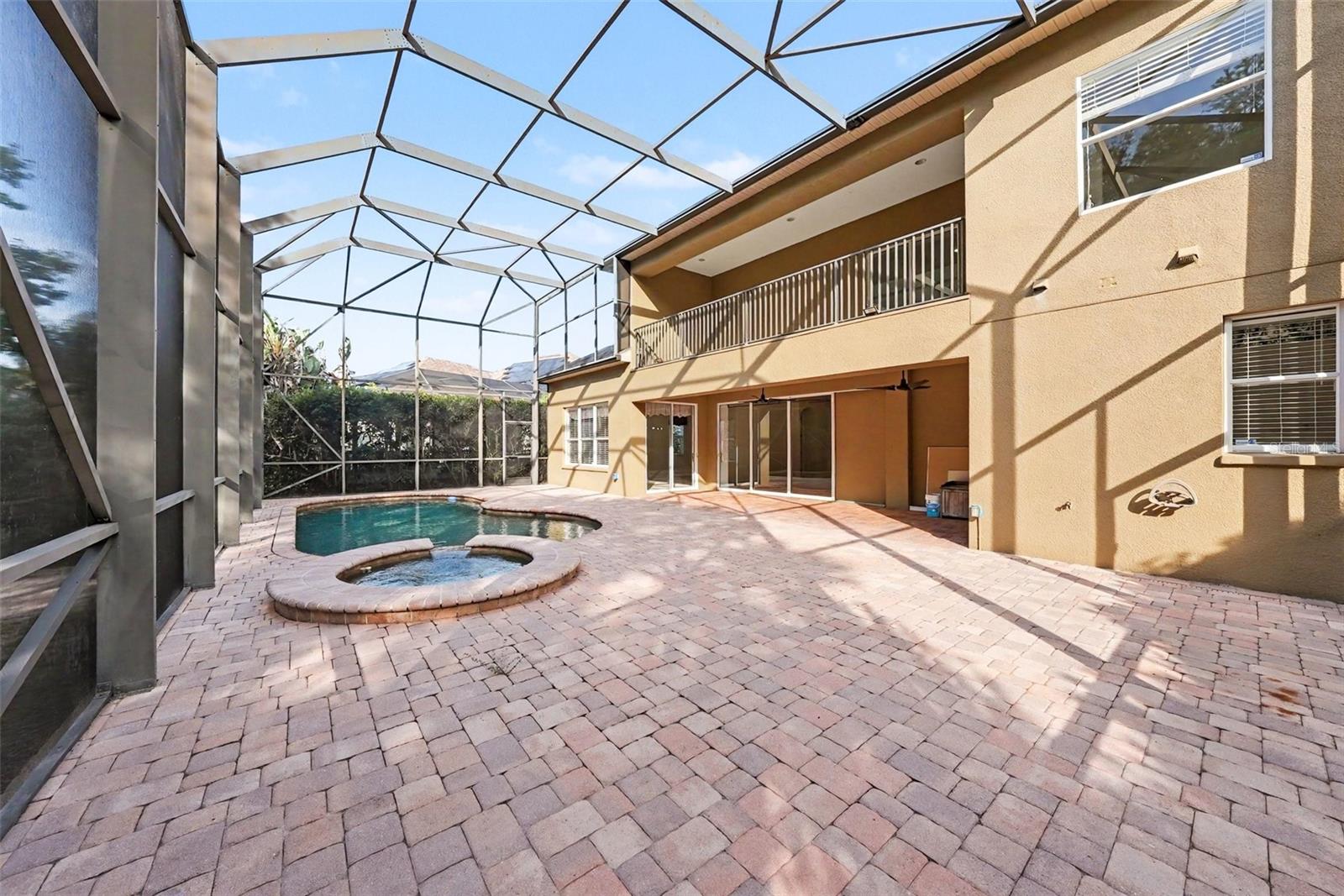 Virtually Staged. Situated on a quiet cul-de-sac in the gated communit – image 39