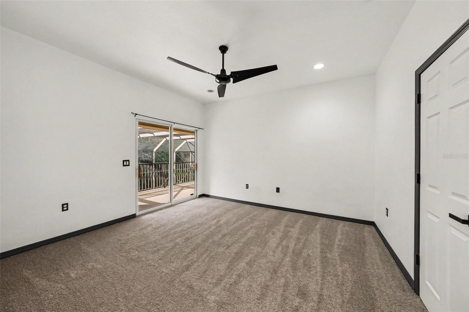 Virtually Staged. Situated on a quiet cul-de-sac in the gated communit – image 37