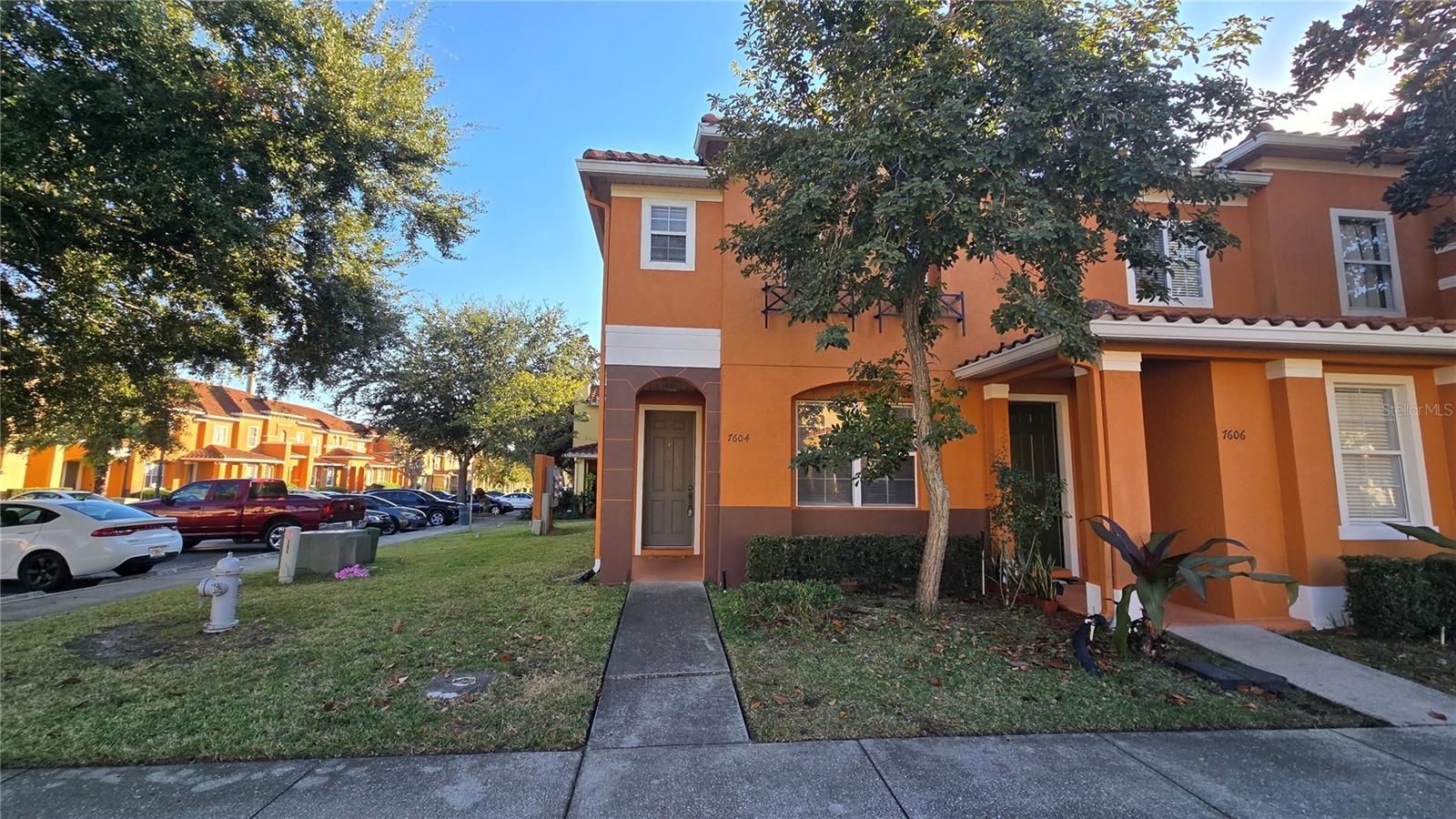 CRESTWYND BAY - Residential Lease