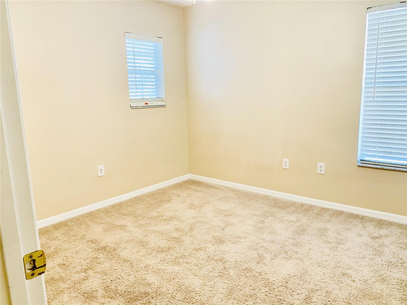 CRESTWYND BAY - Residential Lease