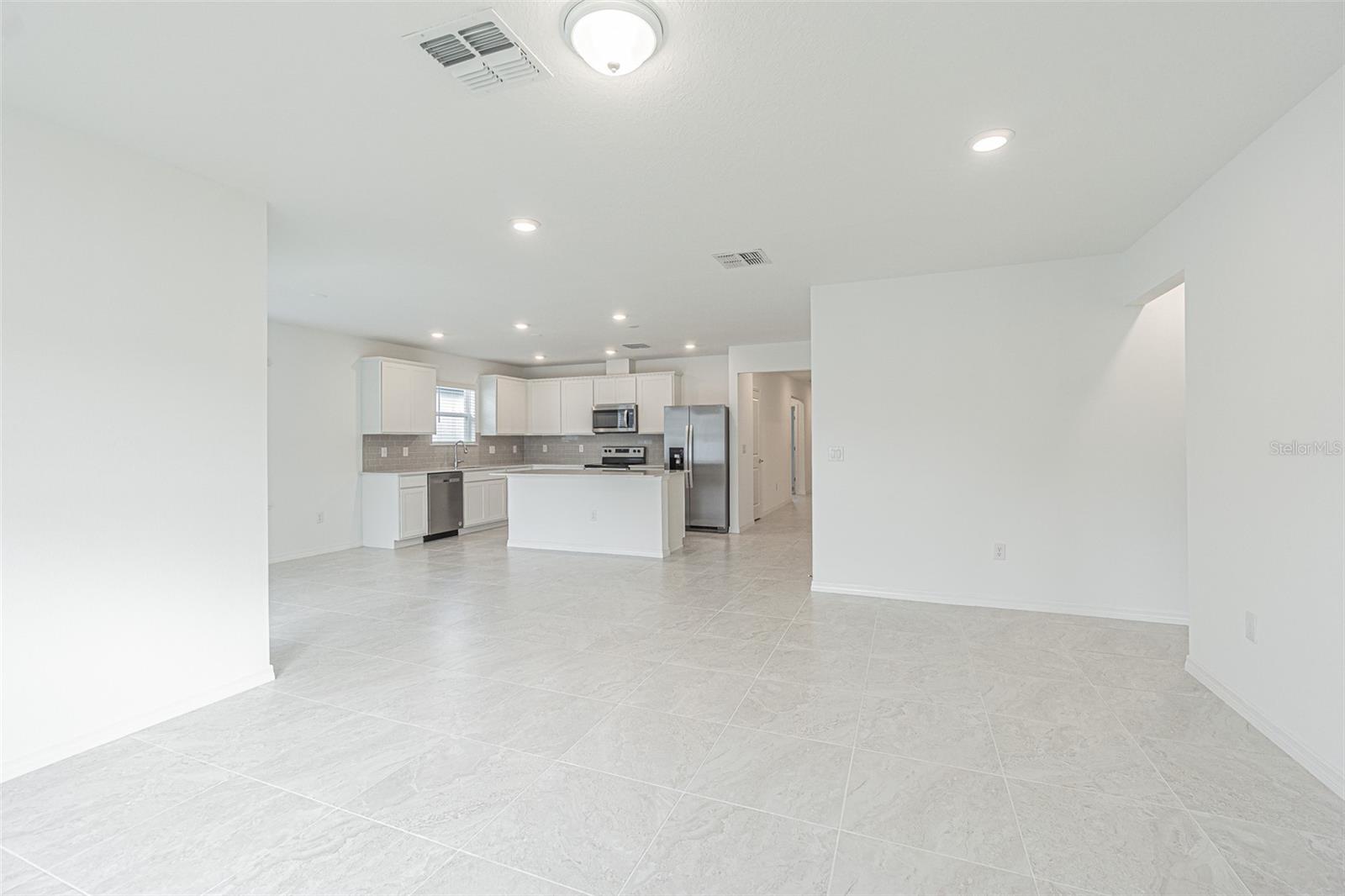 9661 SUMMERS CAY CIRCLE