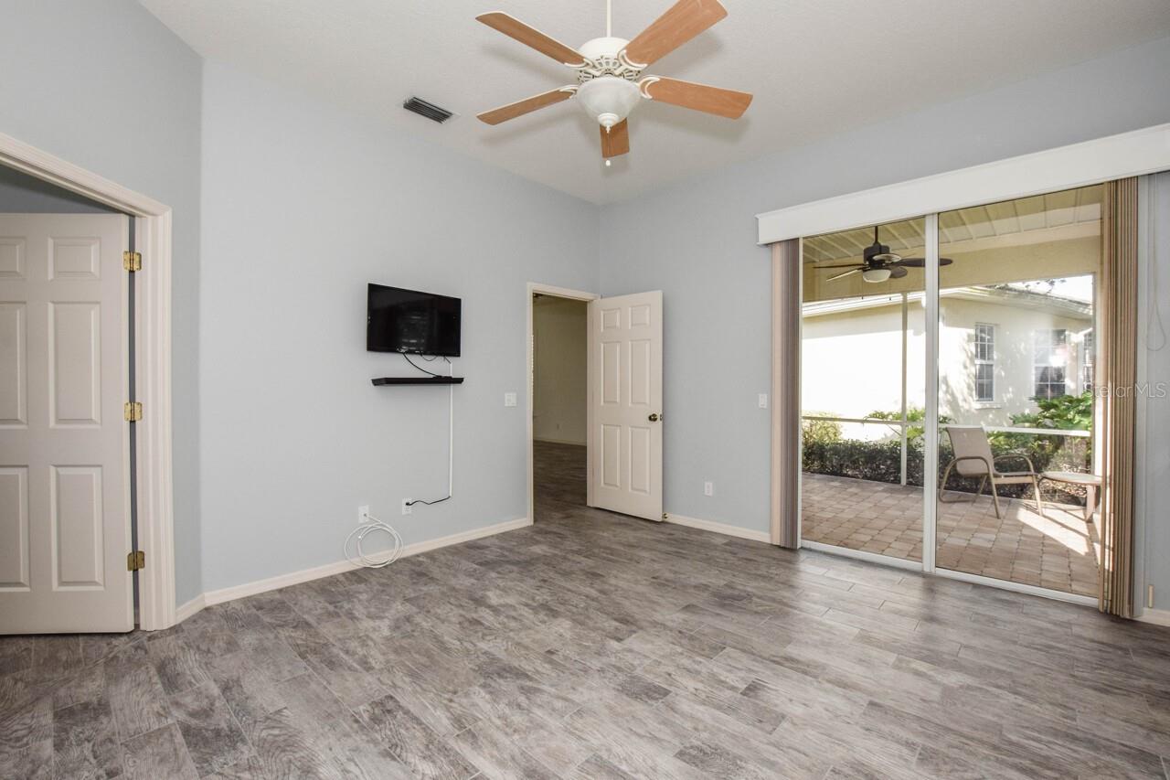 PATIOS ST ANDREWS PARK AT PLANTATION - Residential