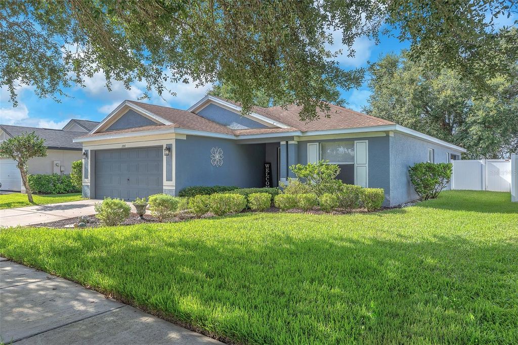 Photo of 11841 Autumn Creek Drive, Riverview, FL 33569 (MLS # TB8405011)