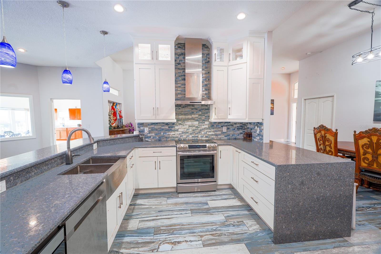 SURFSIDE ESTATES - Residential