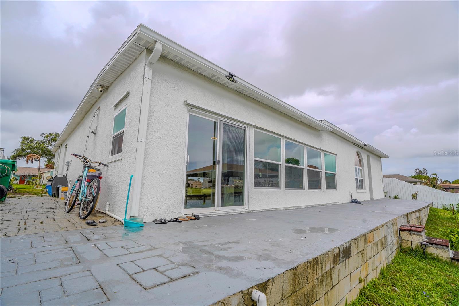 2145 PORPOISE STREET