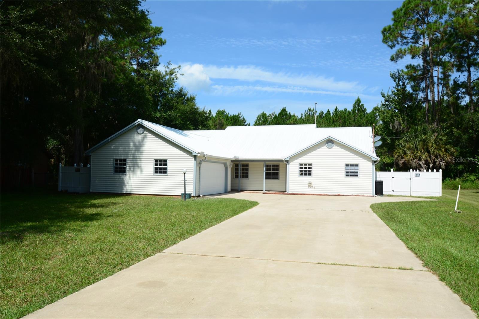 First months rent, security deposit and other fees due upon move in. Indulge in the comfort and convenience of fenced yard at 107 Brunswick Ln, Unit A, a charming duplex rental property nestled in the heart of Palm Coast, FL. This inviting unit offers three spacious bedrooms and two full bathrooms, providing ample space for relaxation and everyday living. With 1,129 square feet of thoughtfully designed interior, each room effortlessly combines functionality with style. Located in a serene neighborhood, this property promises a peaceful retreat while still being conveniently close to local amenities. The open layout allows for easy flow and connectivity, making it perfect for both entertaining and family gatherings. Large windows throughout the home invite an abundance of natural light, creating a bright and cheerful atmosphere. The well-appointed kitchen is a culinary enthusiast's dream, ready for you to whip up delightful meals. Enjoy the gentle Florida breezes from your private outdoor space, ideal for morning coffees or evening unwinding. This duplex is a perfect blend of modern living with a touch of coastal charm, awaiting your personal touch. Experience the best of Palm Coast living at this exceptional address, where comfort meets convenience. Learn more about the benefits of deposit-free living here:
See the Obligo brochure https://depositfree.myobligo.com/hubfs/Partner%20Resource%20Center%20(Obligo%20x%20Buildium)/Tenant%20Brochure.pdf