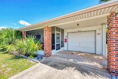 A home in PORT CHARLOTTE