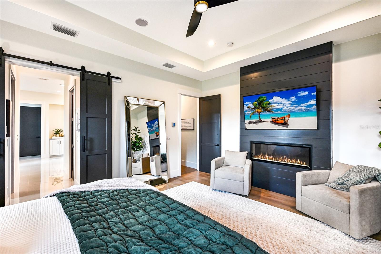 POMELLO CITY CENTRAL UNIT - Residential