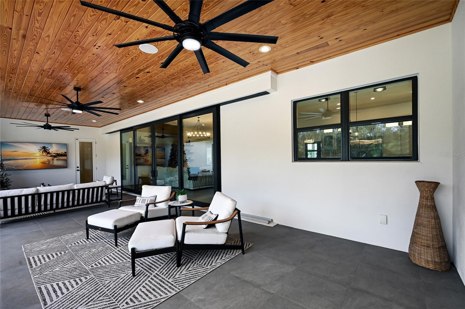 POMELLO CITY CENTRAL UNIT - Residential