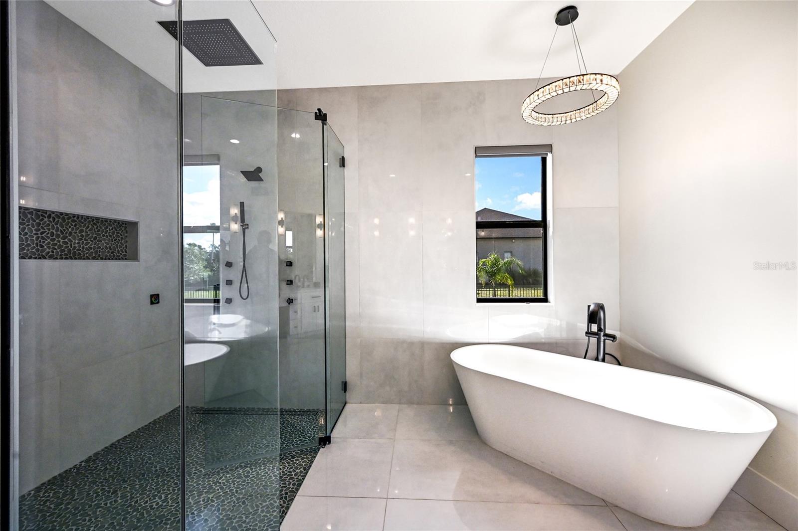 POMELLO CITY CENTRAL UNIT - Residential