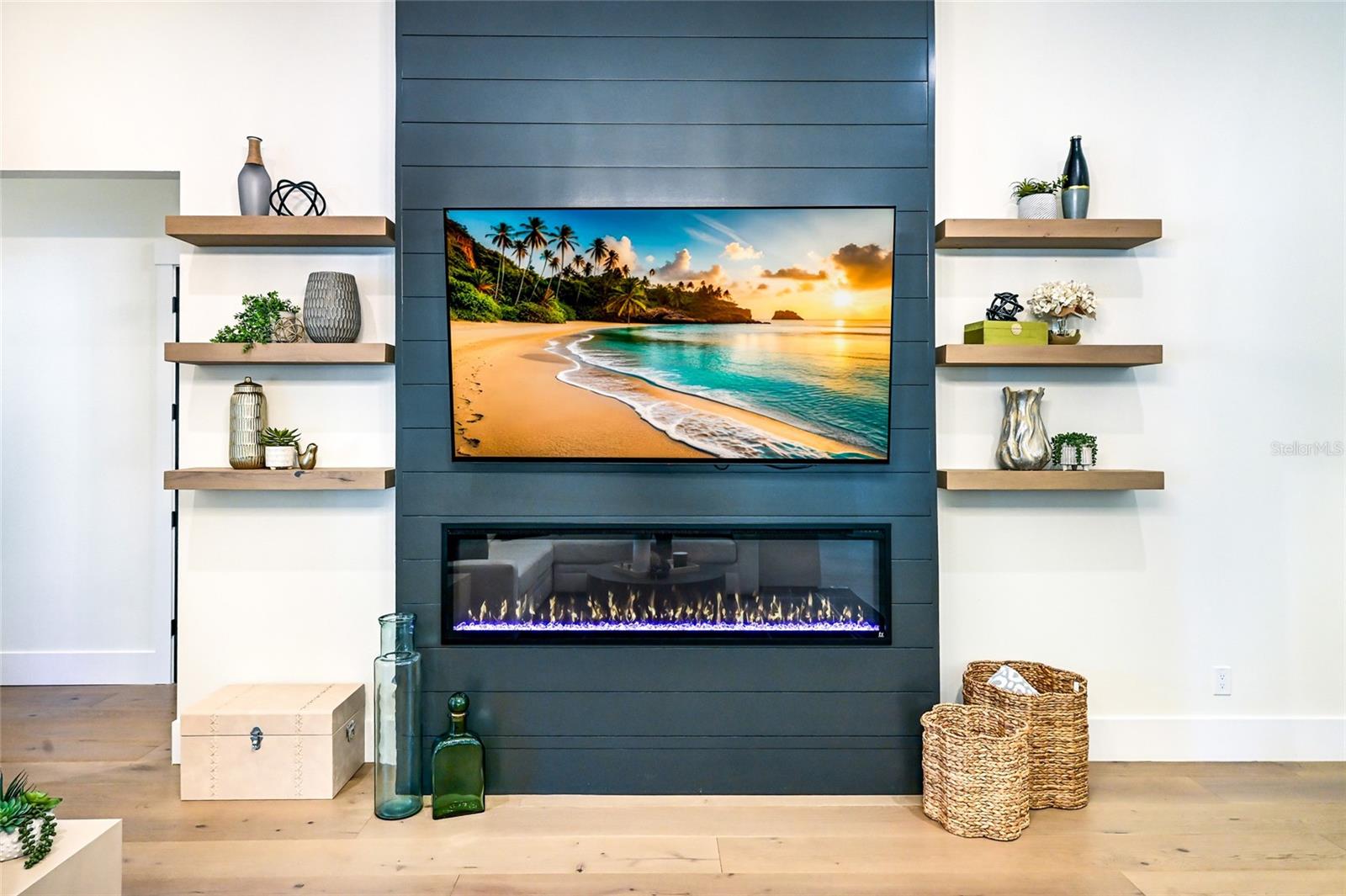 POMELLO CITY CENTRAL UNIT - Residential