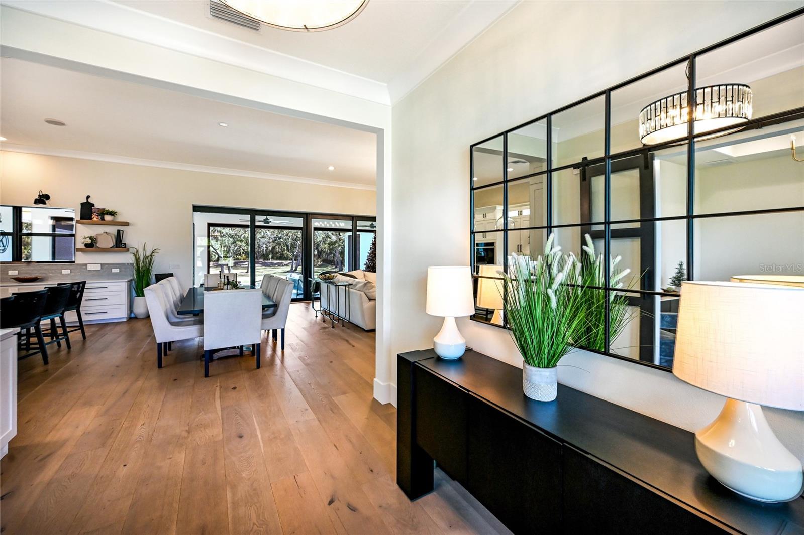 POMELLO CITY CENTRAL UNIT - Residential