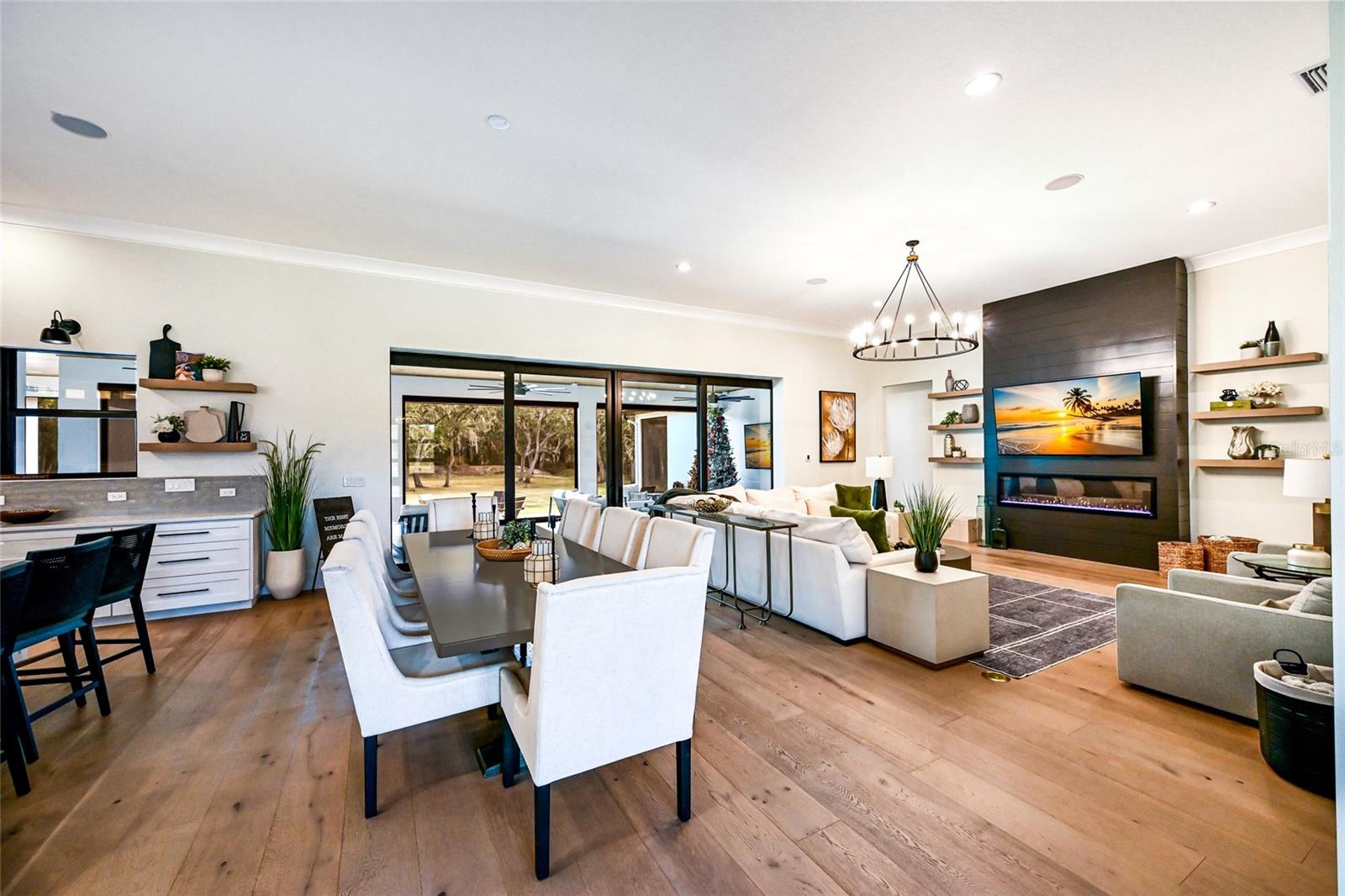 POMELLO CITY CENTRAL UNIT - Residential