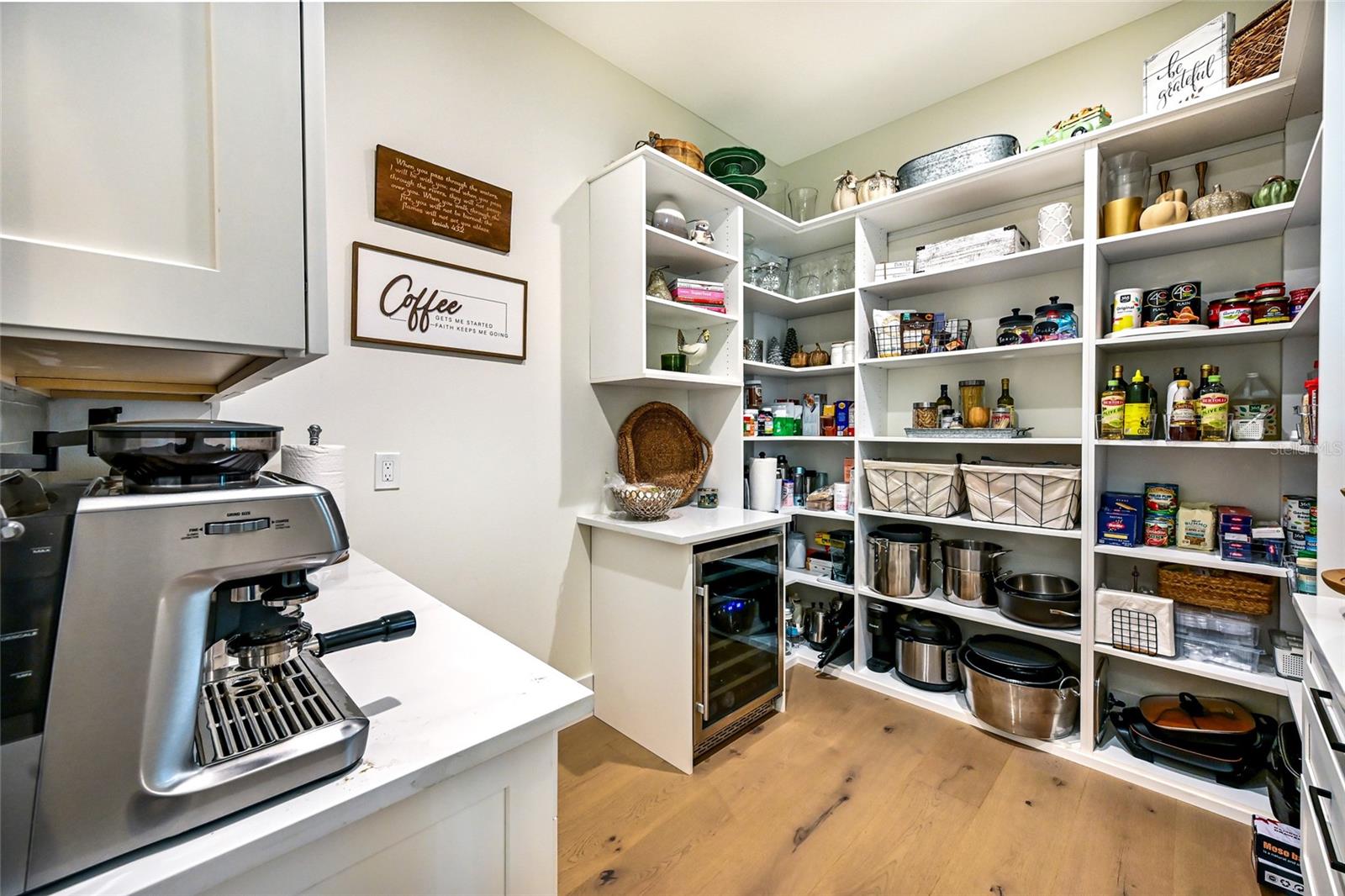 POMELLO CITY CENTRAL UNIT - Residential