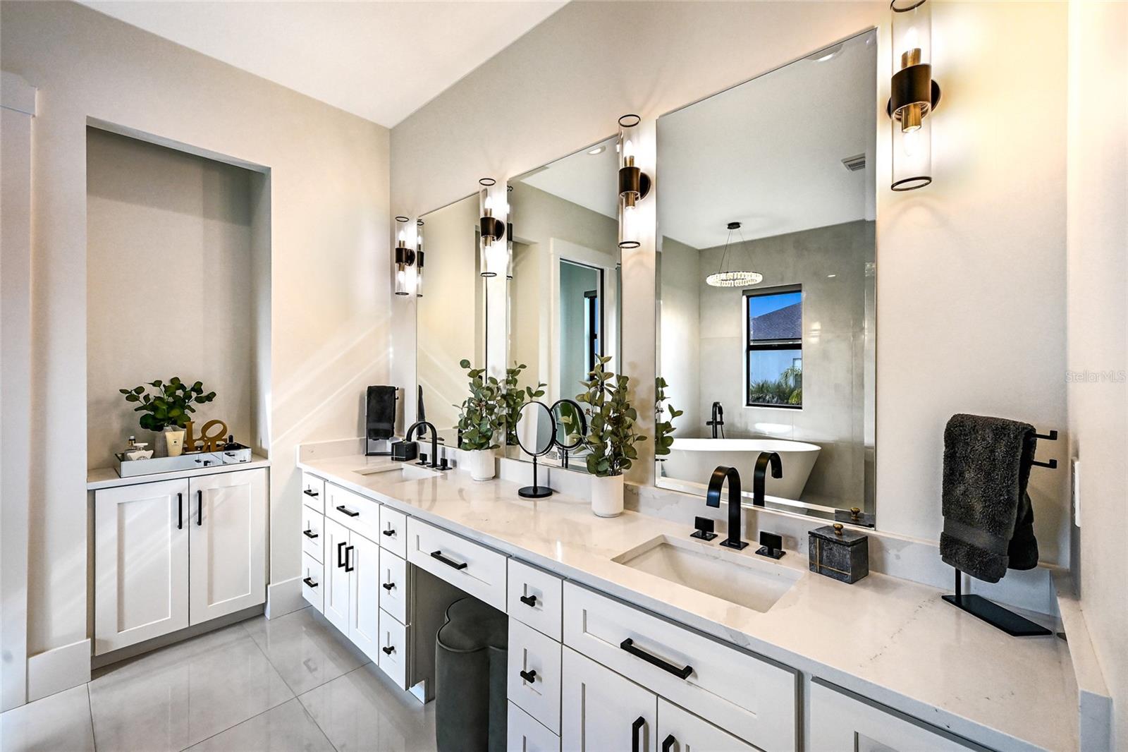 POMELLO CITY CENTRAL UNIT - Residential