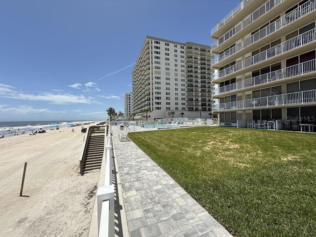 CASTAWAY BEACH RESORT CONDO - Residential