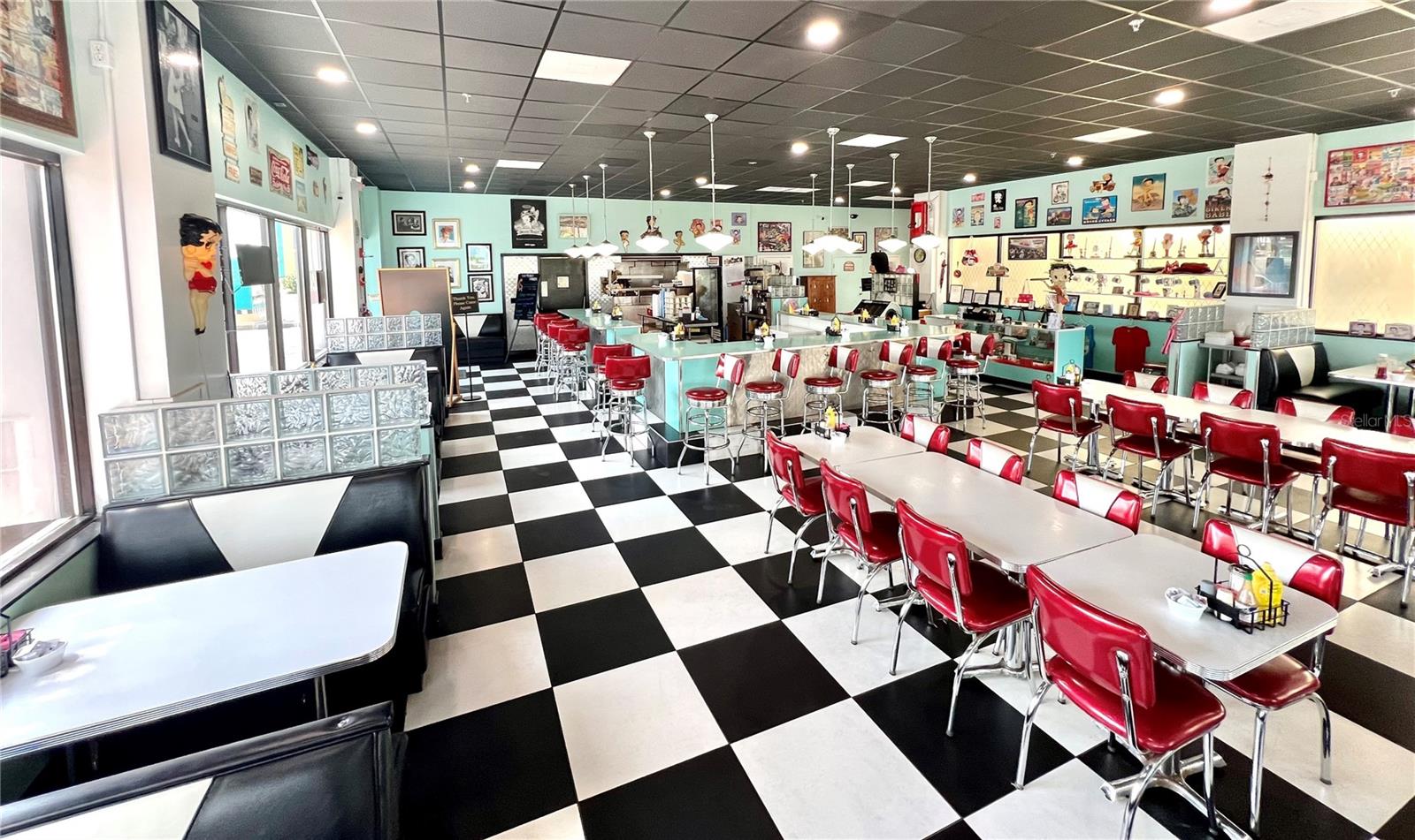 CASTAWAY BEACH RESORT CONDO - Residential