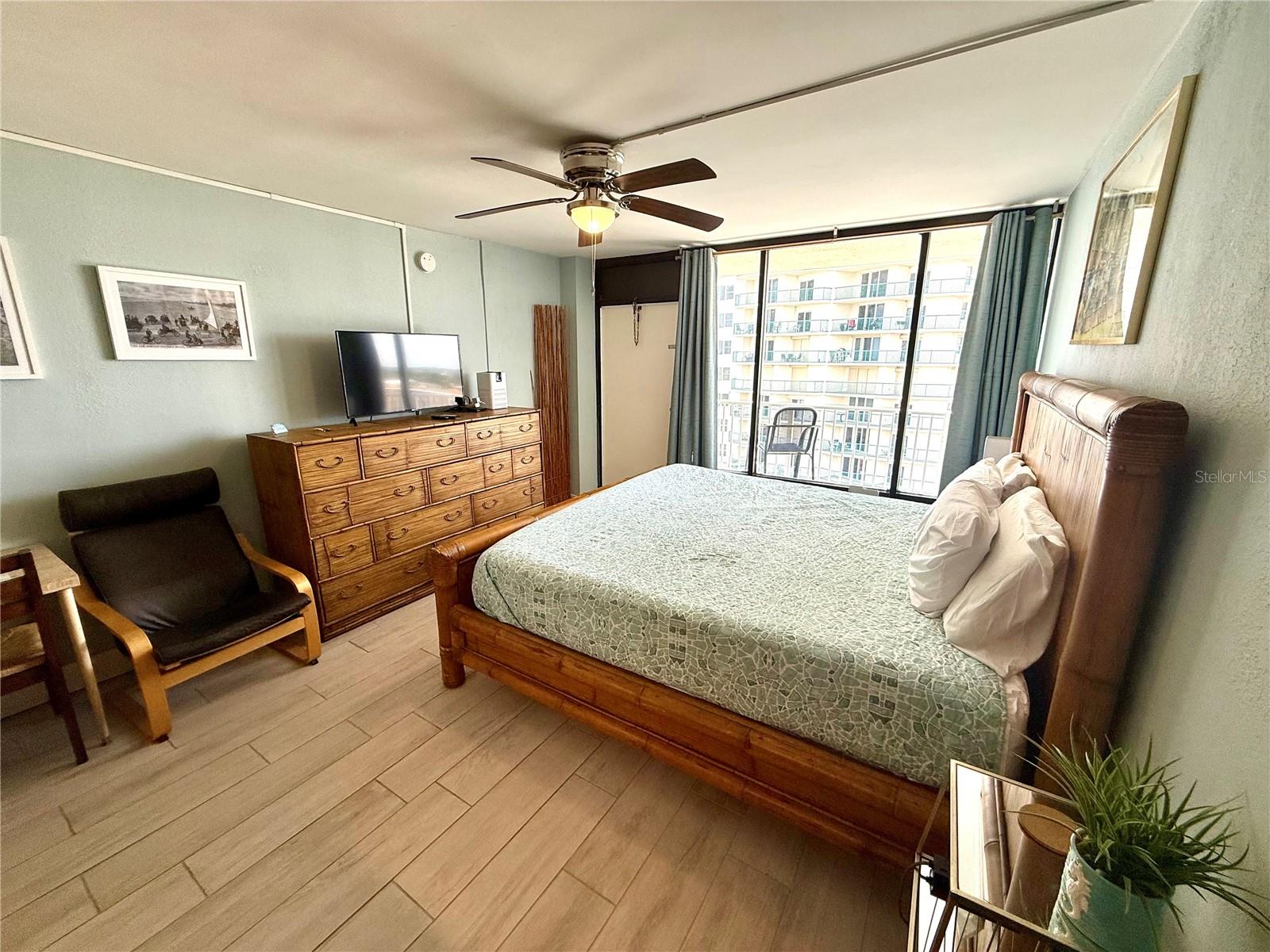 CASTAWAY BEACH RESORT CONDO - Residential