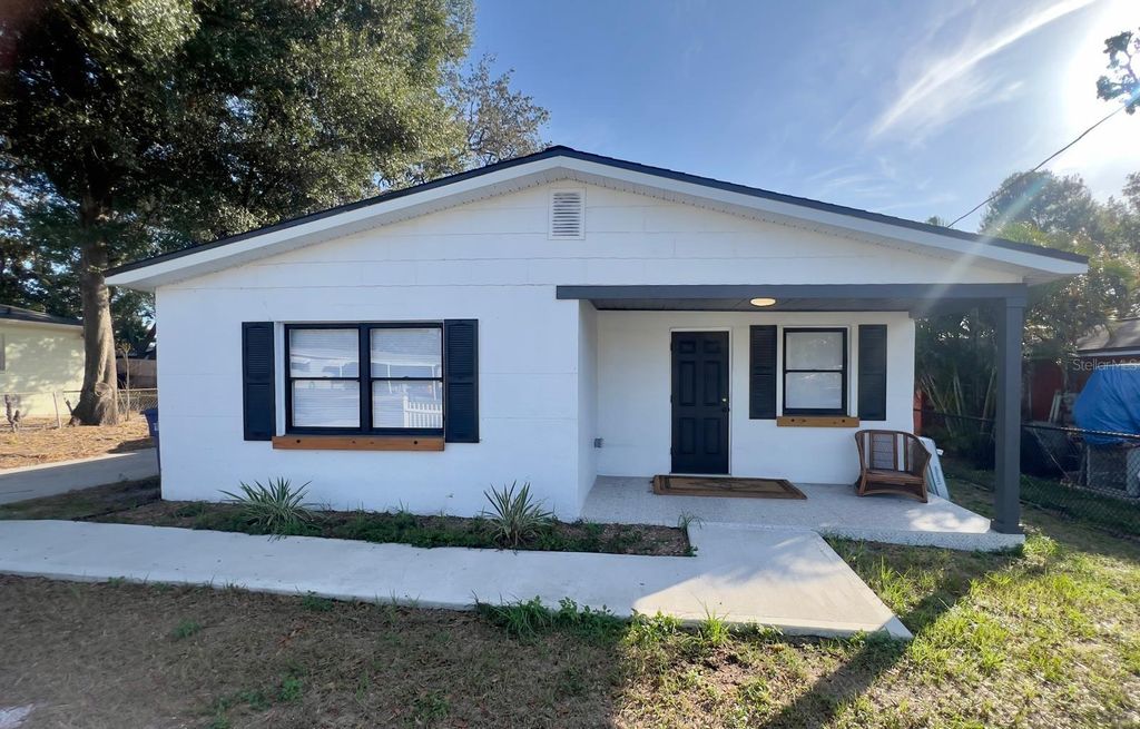 Photo of 803 N Castle Court, Tampa, FL 33612 (MLS # TB8509704)