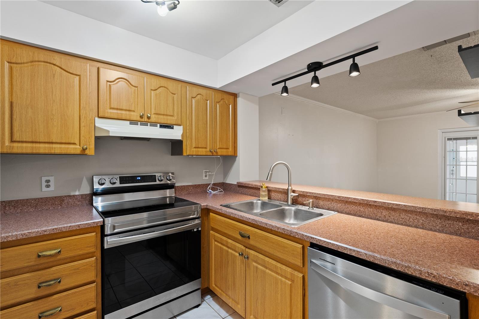 LAURELON VILLAGE OF MEADOWOOD - Residential