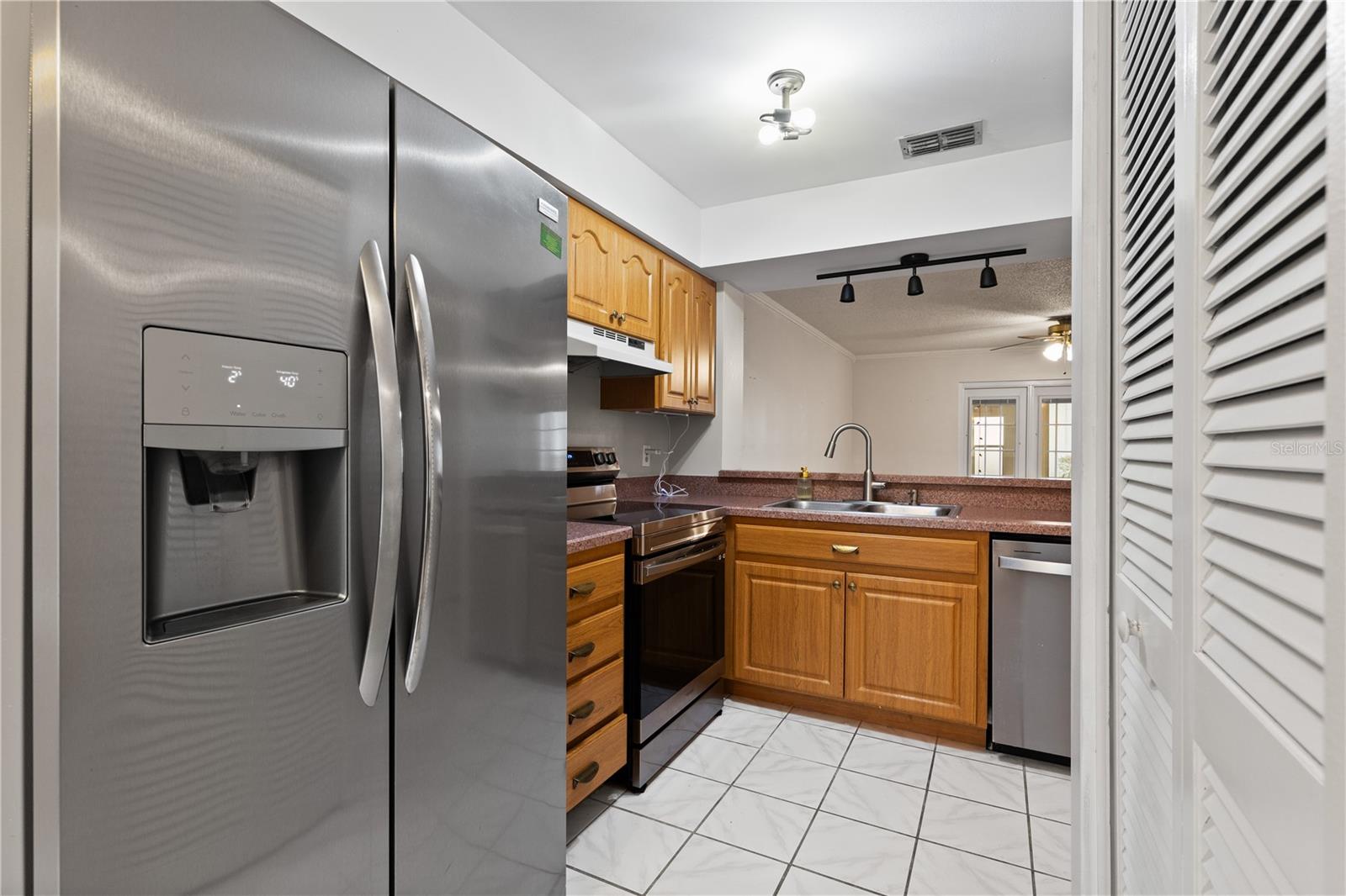 LAURELON VILLAGE OF MEADOWOOD - Residential