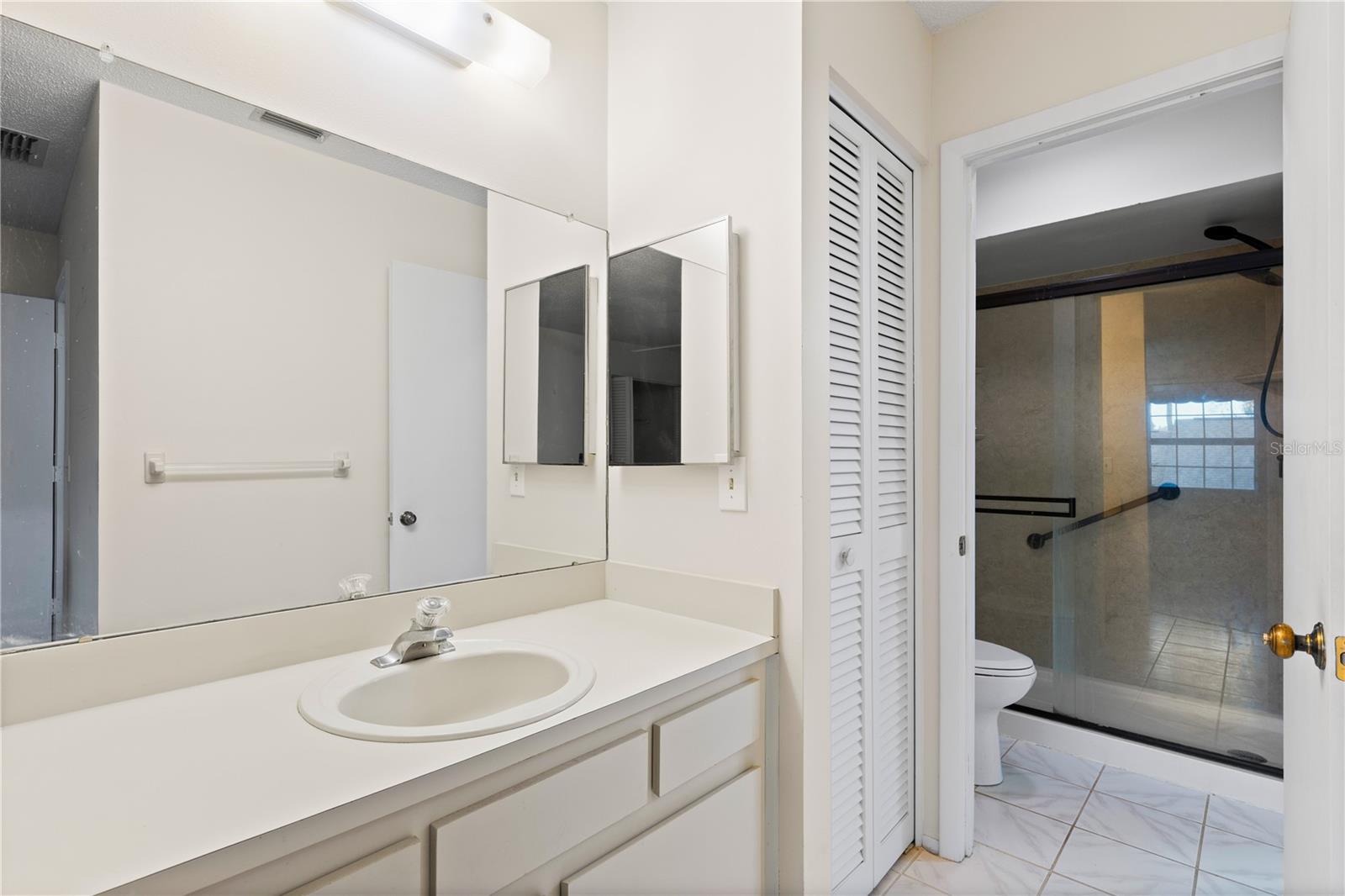 LAURELON VILLAGE OF MEADOWOOD - Residential