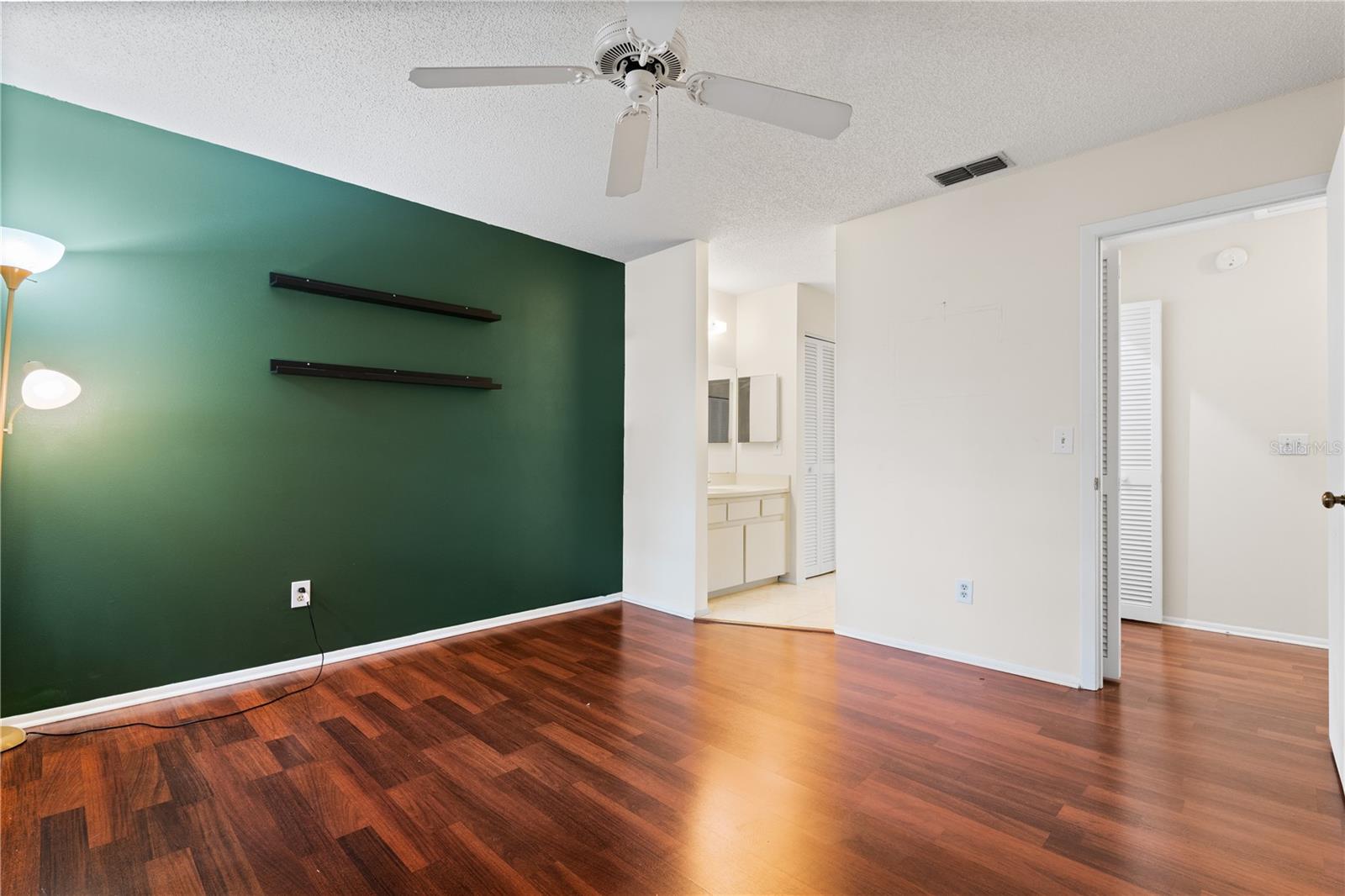 LAURELON VILLAGE OF MEADOWOOD - Residential