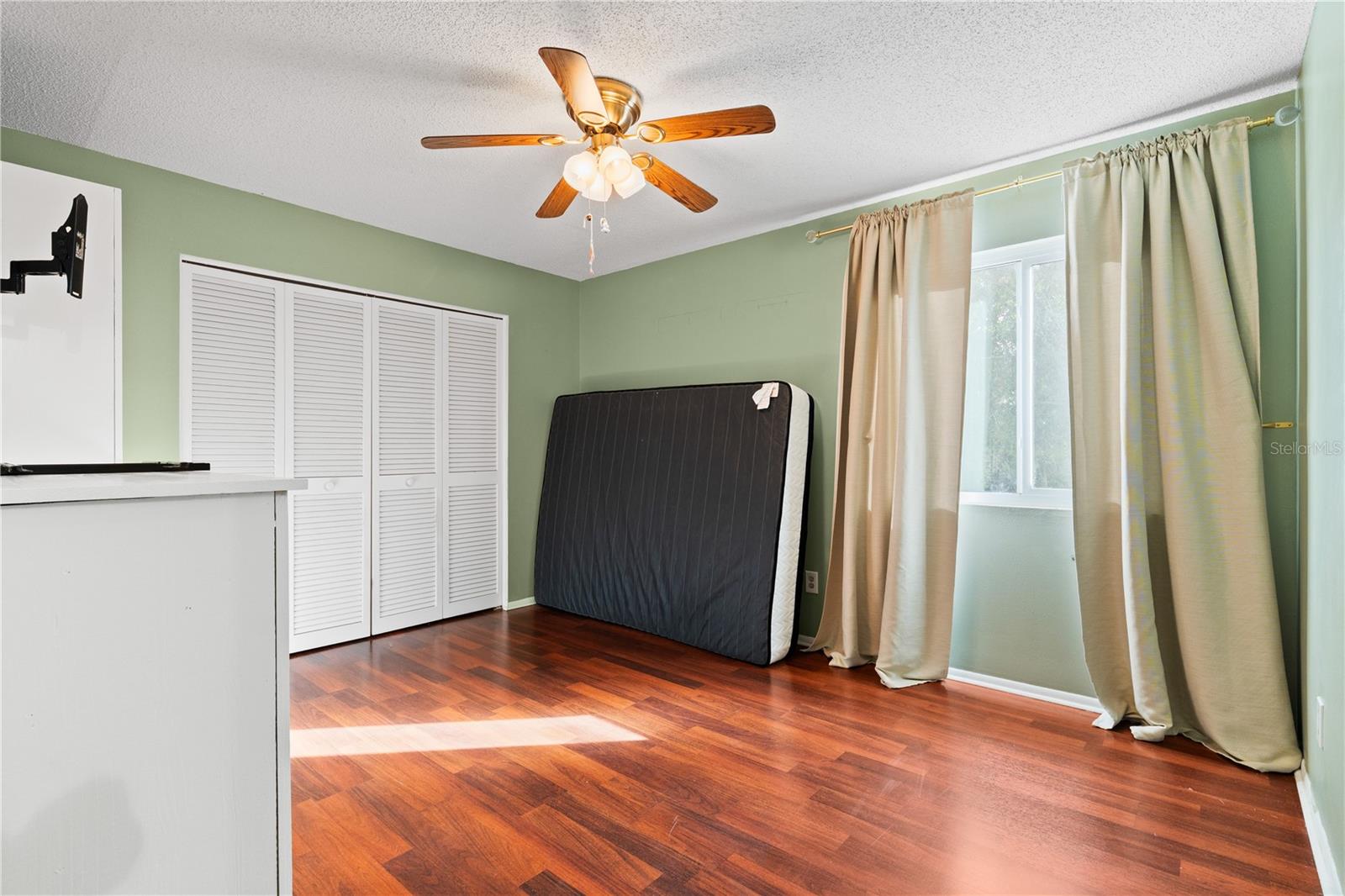 LAURELON VILLAGE OF MEADOWOOD - Residential