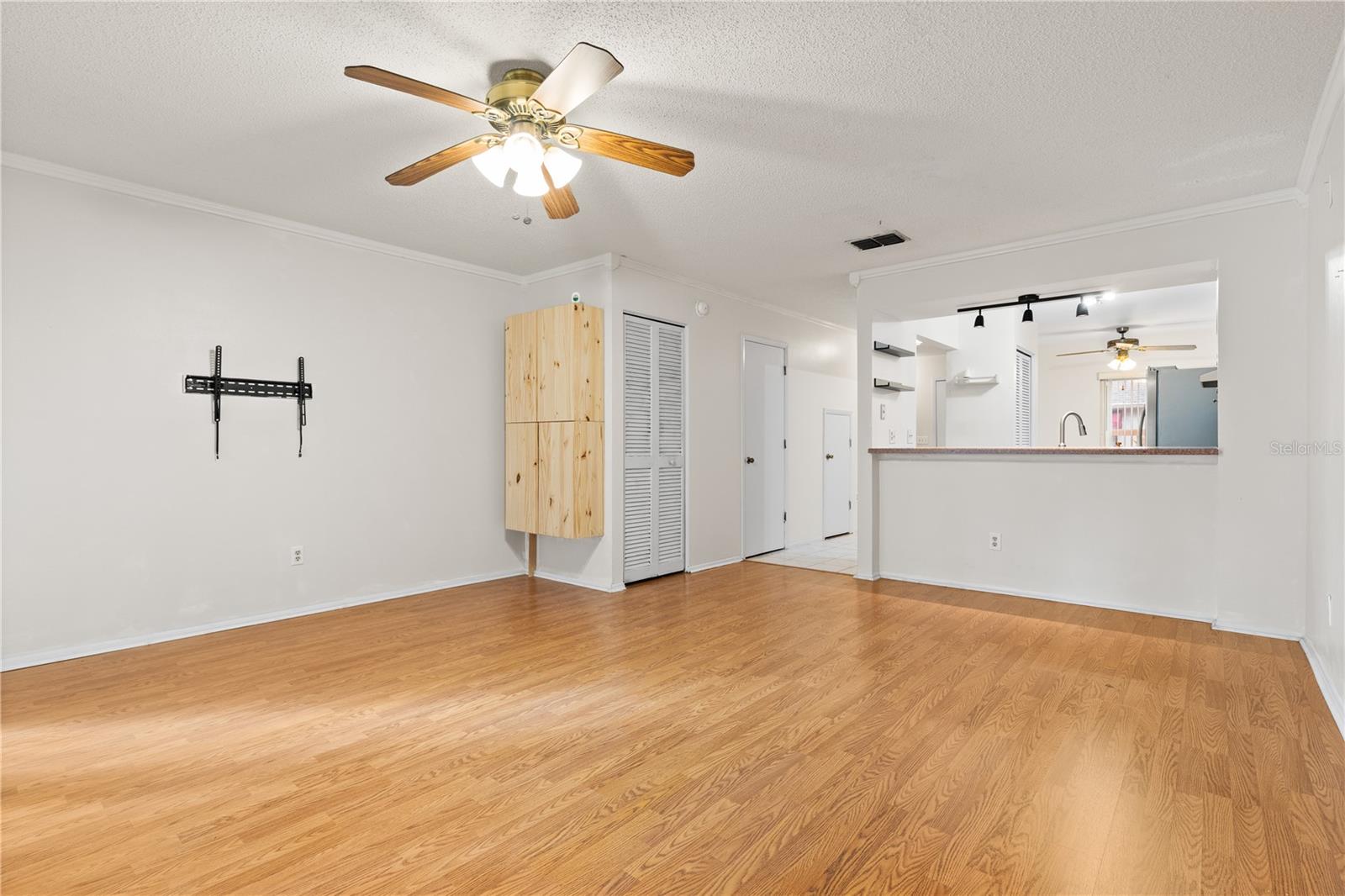 LAURELON VILLAGE OF MEADOWOOD - Residential