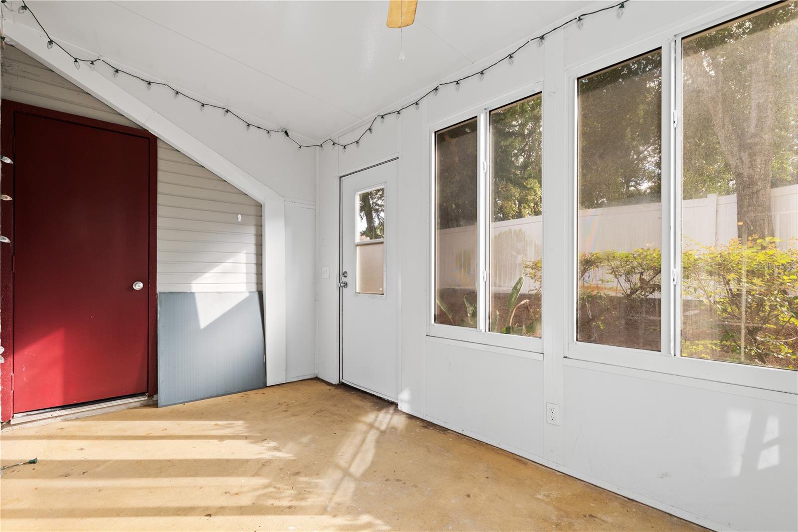 LAURELON VILLAGE OF MEADOWOOD - Residential