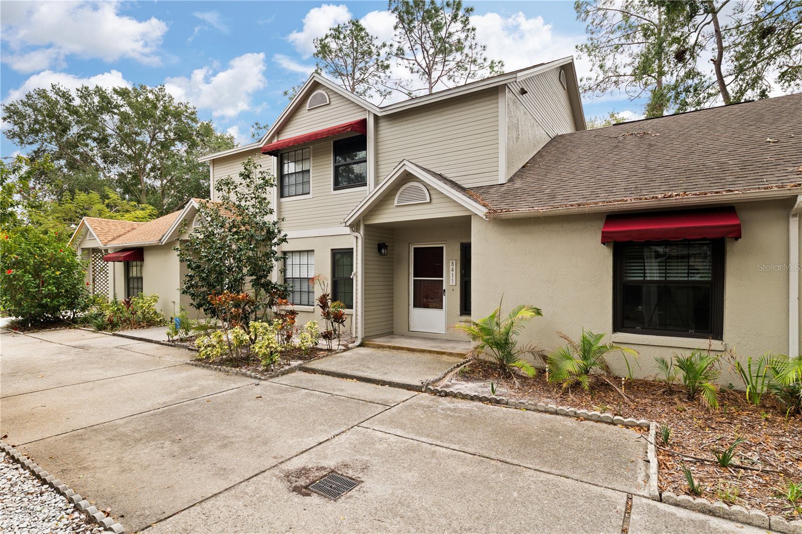 LAURELON VILLAGE OF MEADOWOOD - Residential