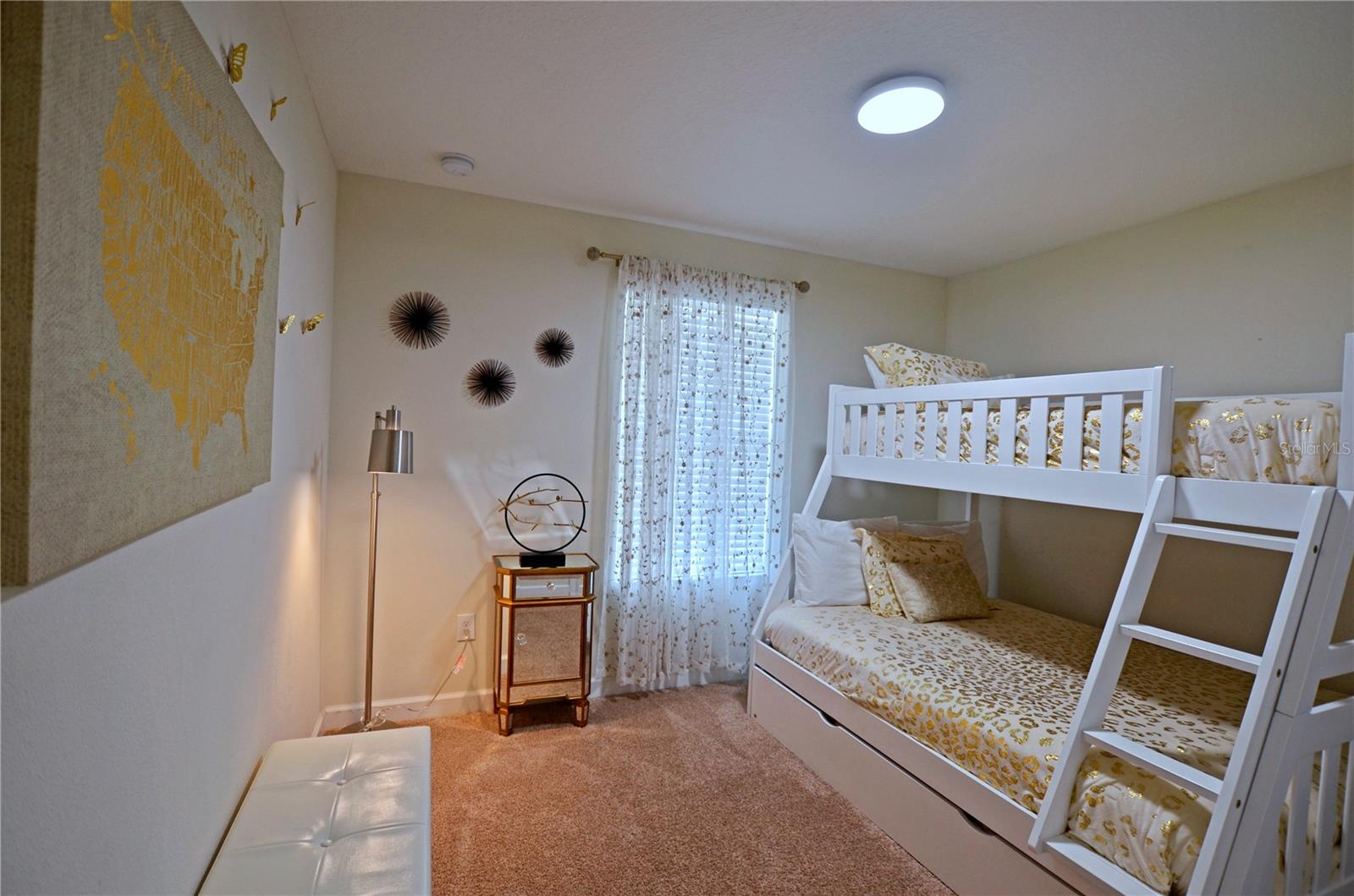 STOREY LAKE - Residential