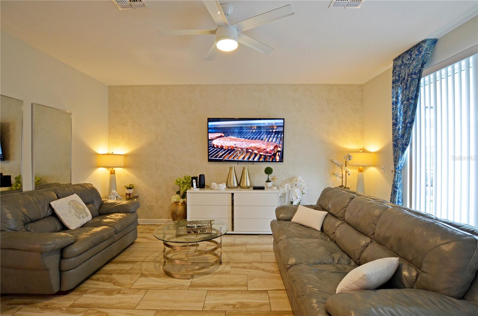 STOREY LAKE - Residential