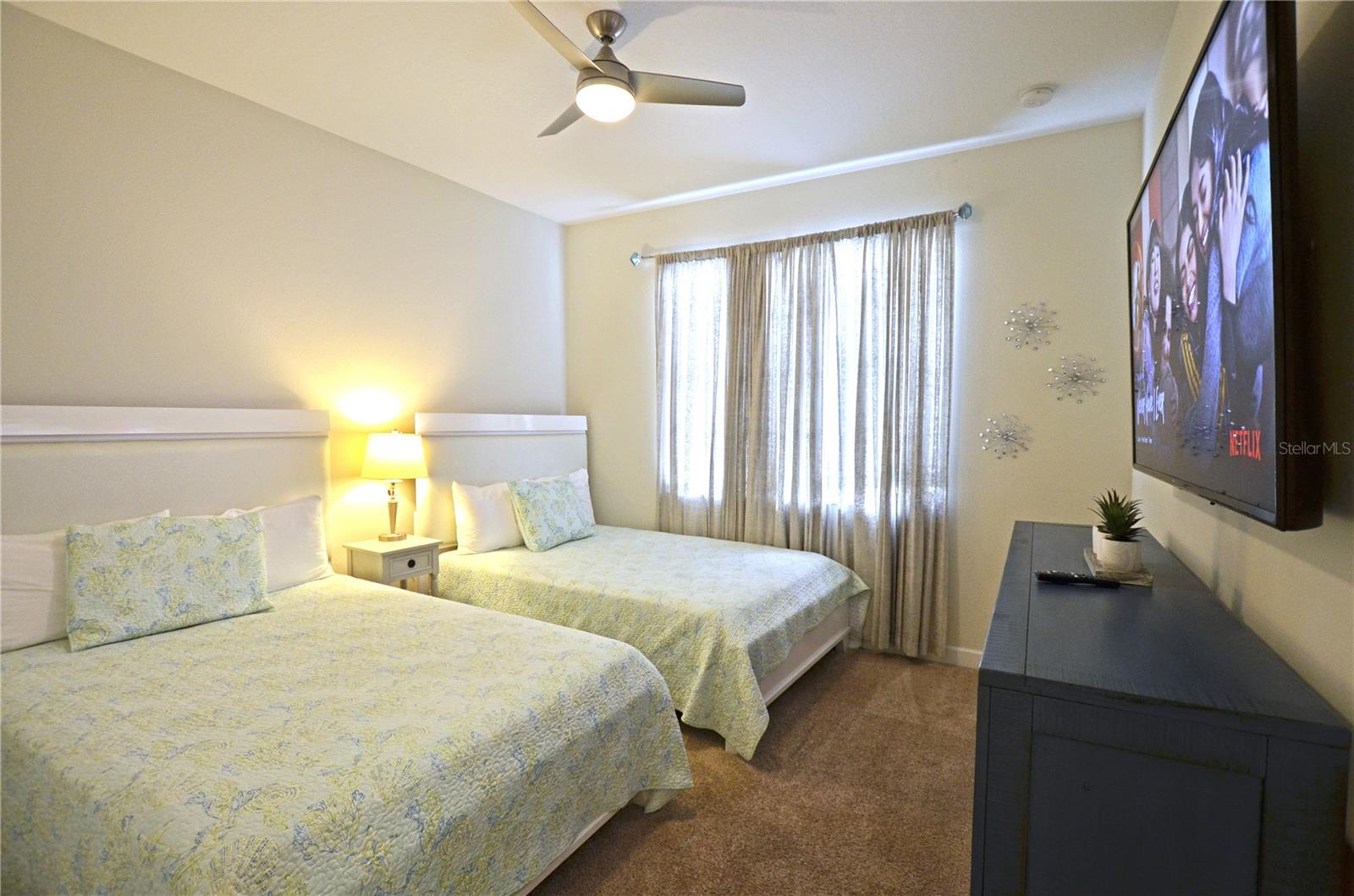 STOREY LAKE - Residential