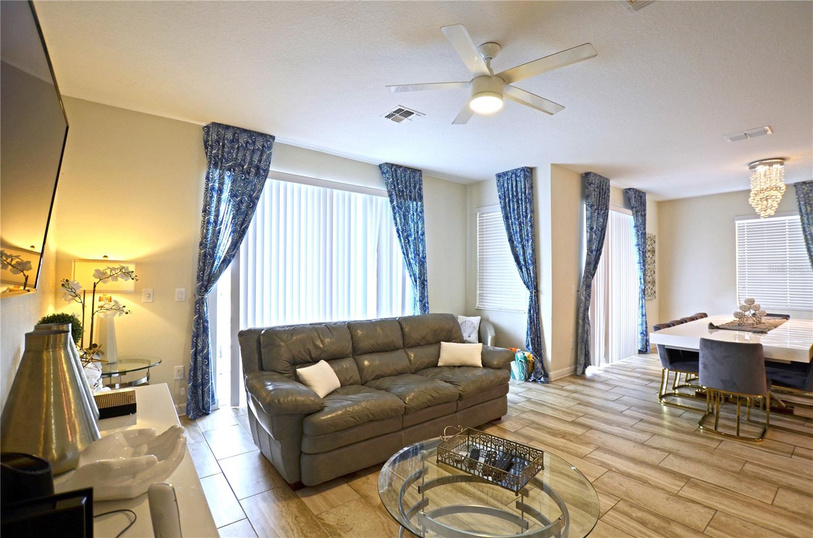 STOREY LAKE - Residential