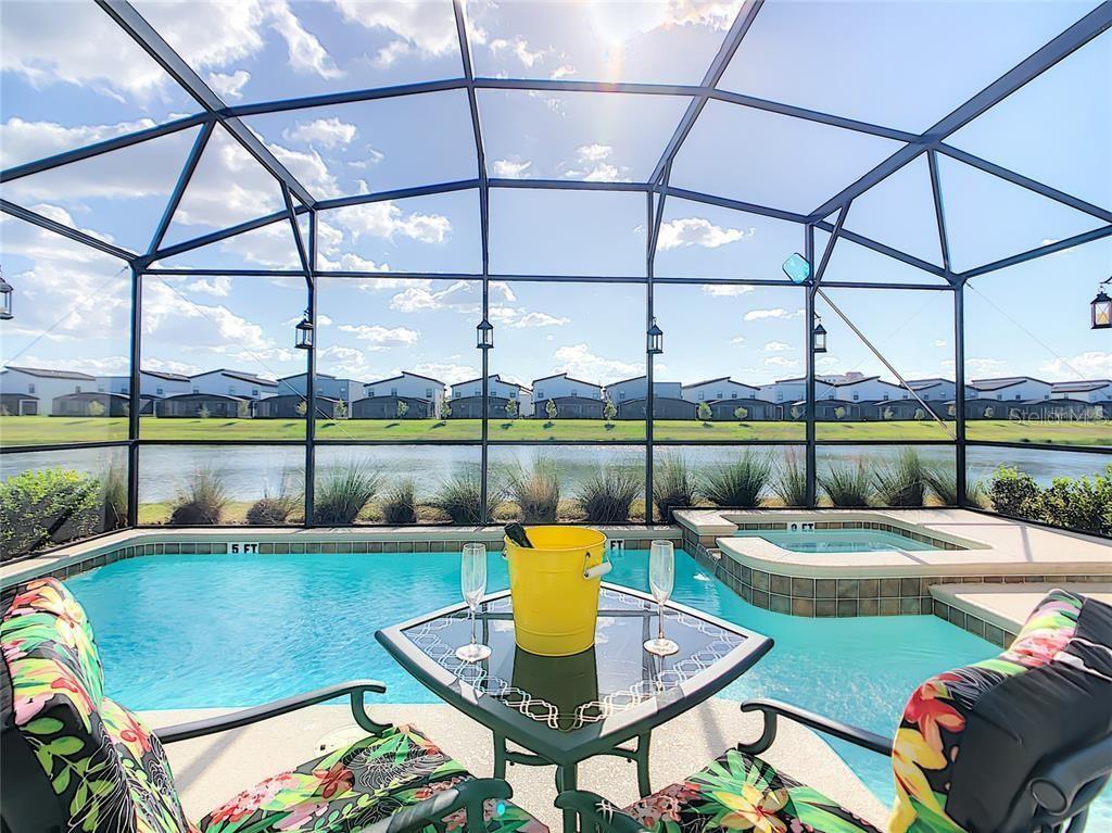 STOREY LAKE - Residential