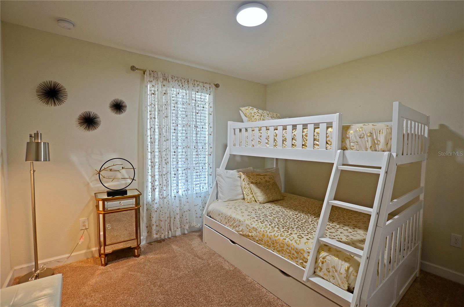 STOREY LAKE - Residential