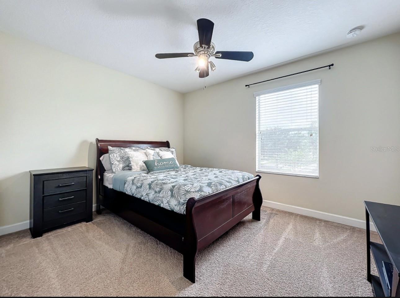 SIGNATURE LAKES PH 02 A B H I J - Residential Lease