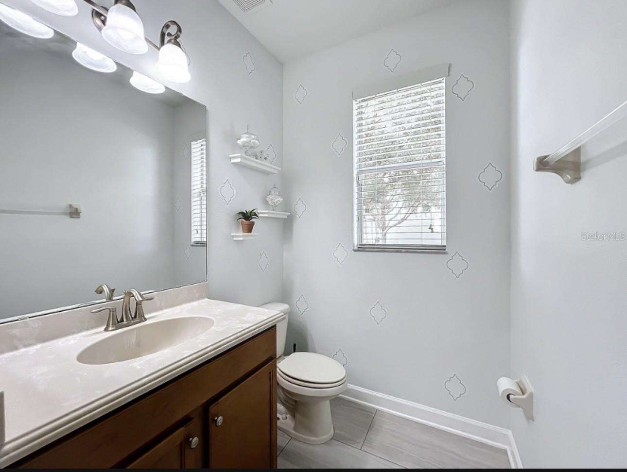 SIGNATURE LAKES PH 02 A B H I J - Residential Lease