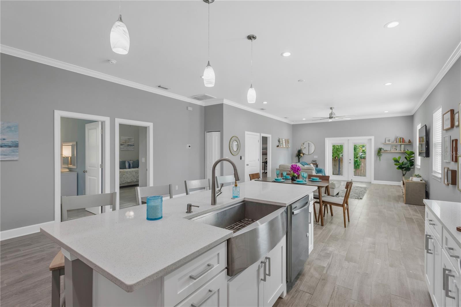 2524 LAKE ELLEN LANE