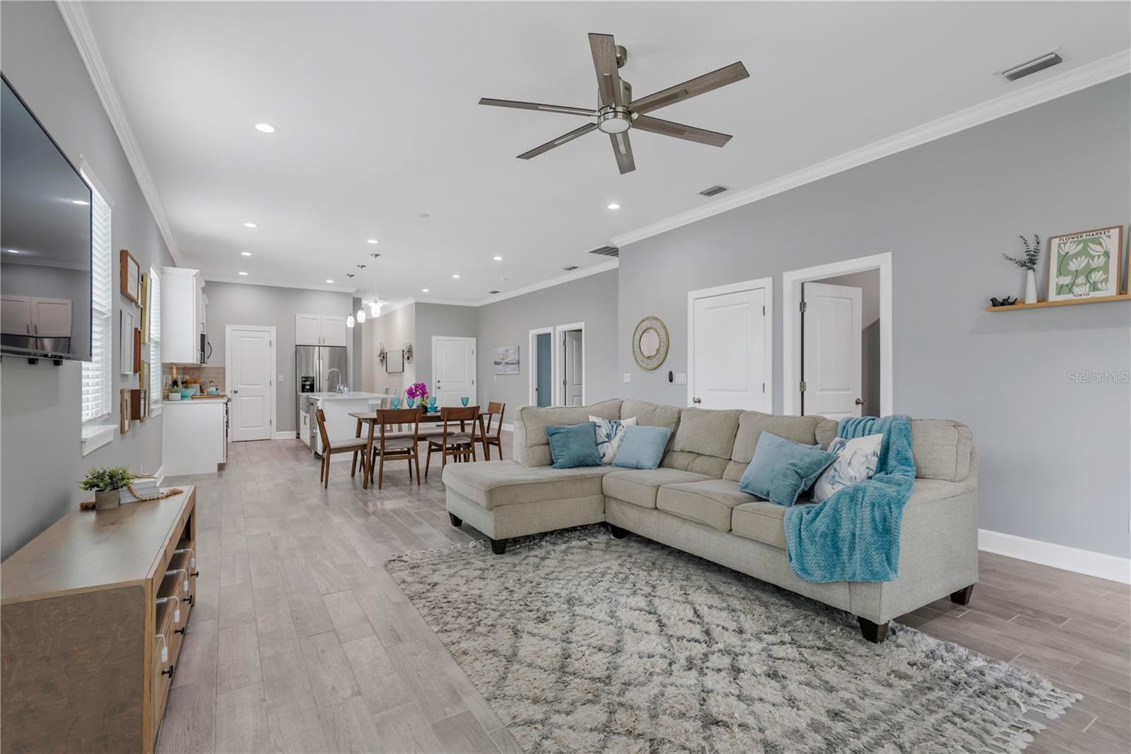 2524 LAKE ELLEN LANE