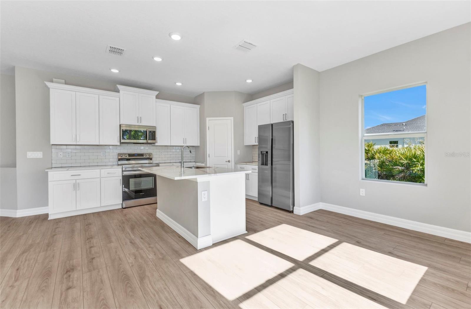 ROTONDA LAKES - Residential