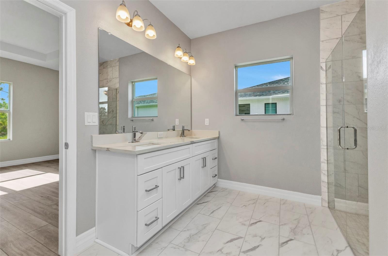 ROTONDA LAKES - Residential